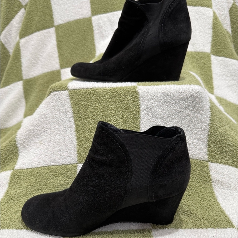 Stuart Weitzman New York Elegant Suede Black Wedge Ankle Boots 10.5